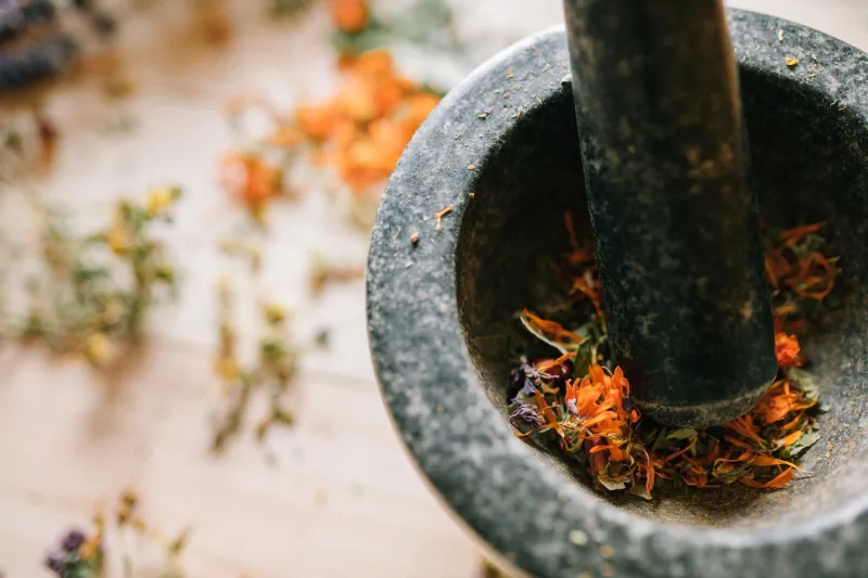 Sixty Days, One Mortar, Zero Serums: What Happened When I Traded My Fancy Bottle for a Granite Bowl